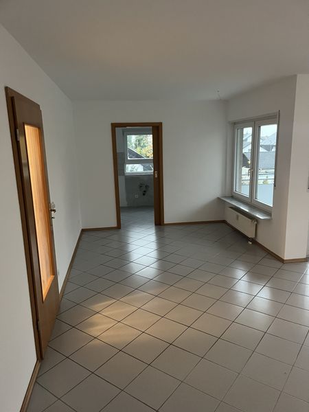 Bestens vermietete 3-Zimmer-Wohnung, 2 Stellplätze, in Nußloch zu verkaufen